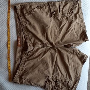 Mens cargo shorts size 52